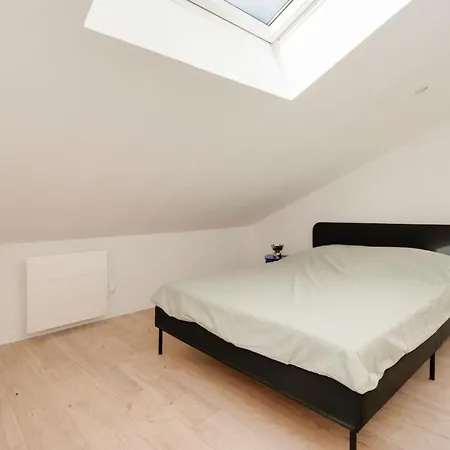 Apartament De La Salle 302 Neuf Et Tout Equipe