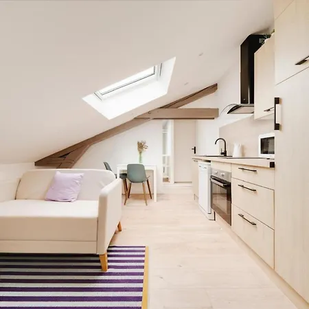 Apartament De La Salle 302 Neuf Et Tout Equipe *