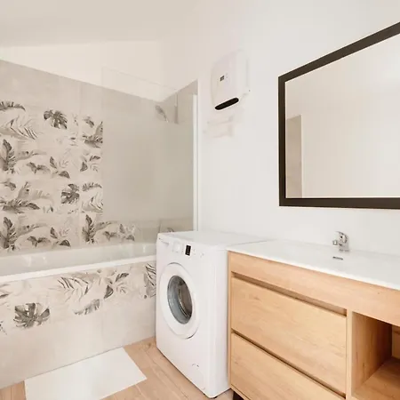 Apartament De La Salle 302 Neuf Et Tout Equipe
